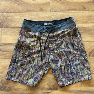 Volcom Board Shorts 32